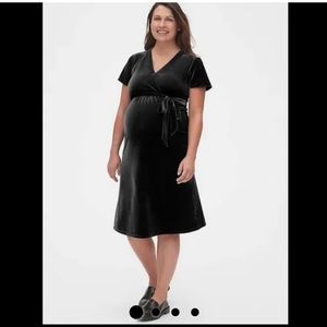Gap maternity faux wrap velour dress, NWT!
